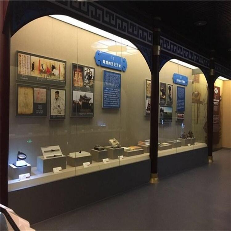 博物館展示柜設計與安裝 從沿墻柜到獨立展柜的全方位解析